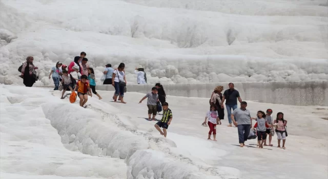 Pamukkale, yılın yarısında 811 bin 156 ziyaretçiyi ağırladı