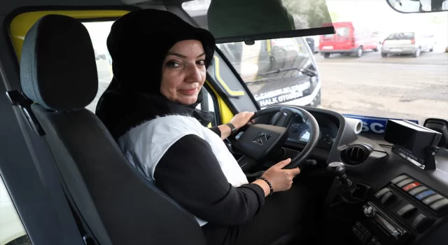 Traktörde öğrendiği sürücülüğü İstanbul trafiğinde pekiştiren kadın halk otobüsü şoförü oldu