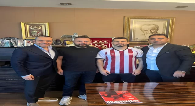 Sivasspor, Emrah Başsan’ı renklerine bağladı