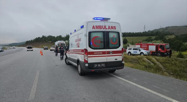 Erzincan’da şarampole devrilen minibüsteki 4 kişi öldü, 10 kişi yaralandı