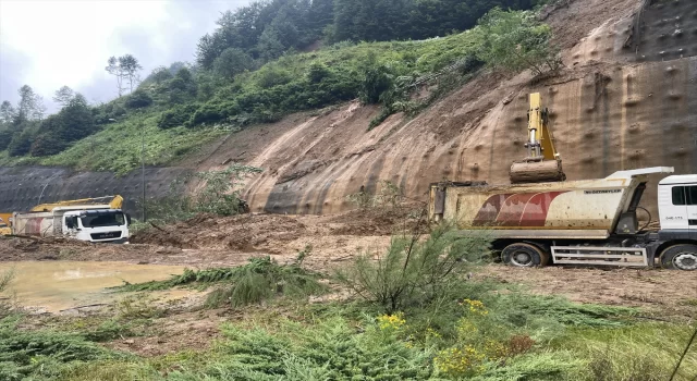 Heyelan sebebiyle kapatılan Anadolu Otoyolu’nda çalışmalar başlatıldı