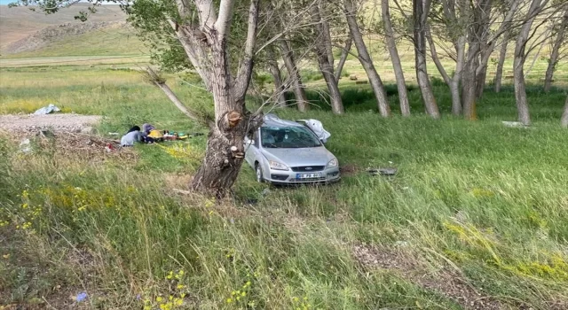 Sivas’ta devrilen otomobildeki 6 aylık bebek öldü, 3 kişi yaralandı