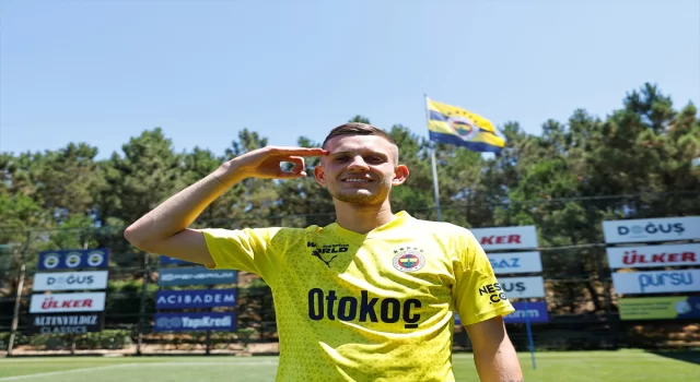 Polonyalı futbolcu Sebastian Szymanski, Fenerbahçe’ye transfer olduğu için mutlu