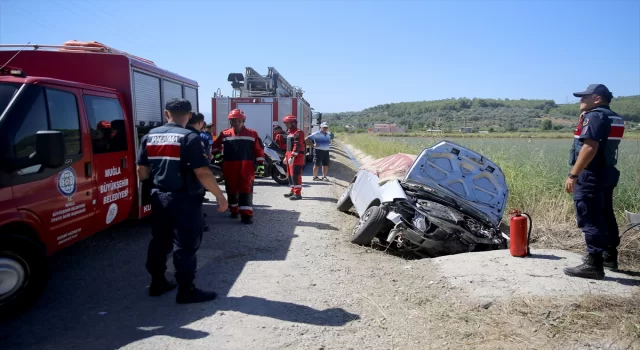 Muğla’da yol kenarındaki kanala düşen otomobildeki anne öldü, çocuğu yaralandı