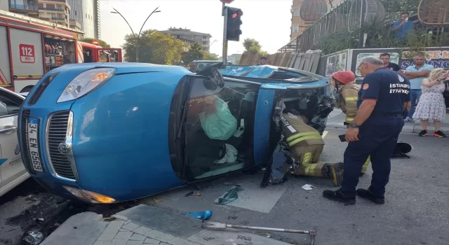 Kartal’da iki otomobilin çarpıştığı kazada 3 kişi yaralandı