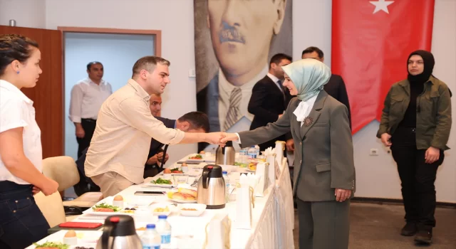 Aile ve Sosyal Hizmetler Bakanı Göktaş, medya temsilcileriyle bir araya geldi: (1)