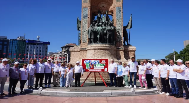 100 ülkenin kültür sanat elçisi Taksim Meydanı’nda bir araya geldi