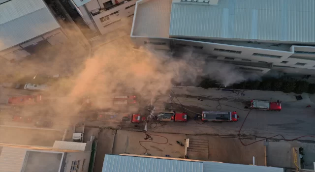 İzmir’de tekstil atölyesinde çıkan yangın hasara yol açtı 