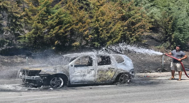 İzmir’de alev alan araba orman yangınına yol açtı