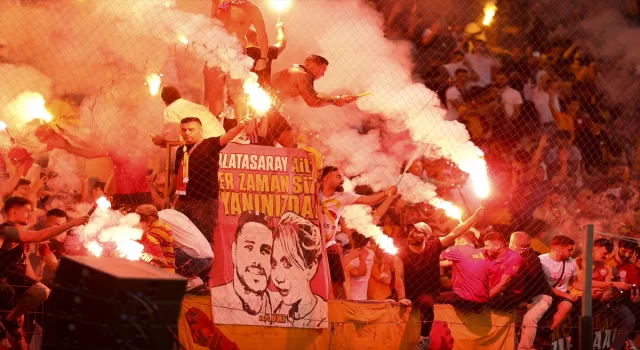 Galatasaray, taraftara açık antrenmanda hazırlıklarını sürdürdü