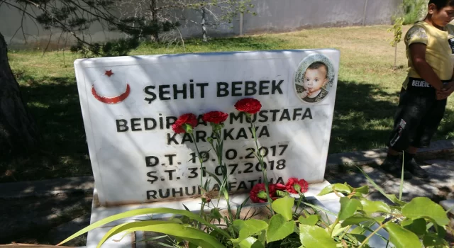 Teröristlerin katlettiği şehit Bedirhan bebek ve annesi Sivas’ta anıldı