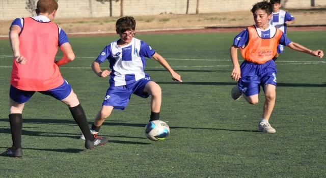 Batman’da sokakta yetenekleri keşfedilen çocuklar futbola kazandırılıyor