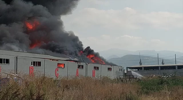 GÜNCELLEME Bursa’da sanayi bölgesindeki yangına müdahale ediliyor