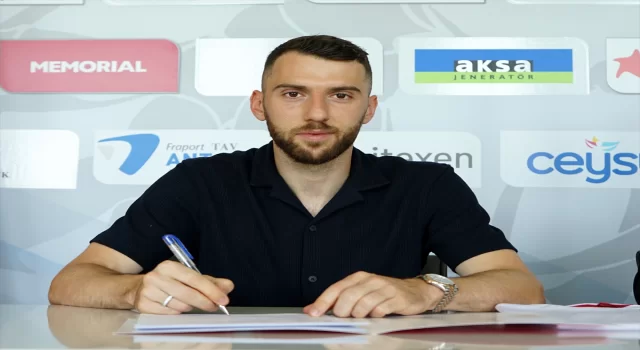 Fraport TAV Antalyaspor, Zymer Bytyqi’yi transfer etti