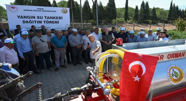 İzmir ve Manisa’da orman yangını riskine karşı bazı mahallelere su tankeri dağıtıldı