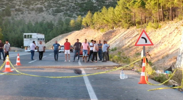 Mersin’de şarampole devrilen minibüsteki 1 kişi öldü, 14 kişi yaralandı