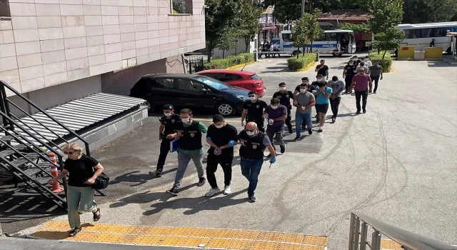 Eskişehir’de iki grup arasında çıkan bıçaklı kavgada bir kişi öldü