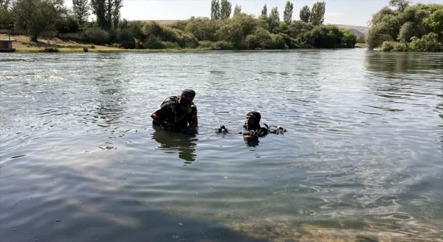 Kırıkkale’de serinlemek için Kızılırmak’a giren genç kayboldu