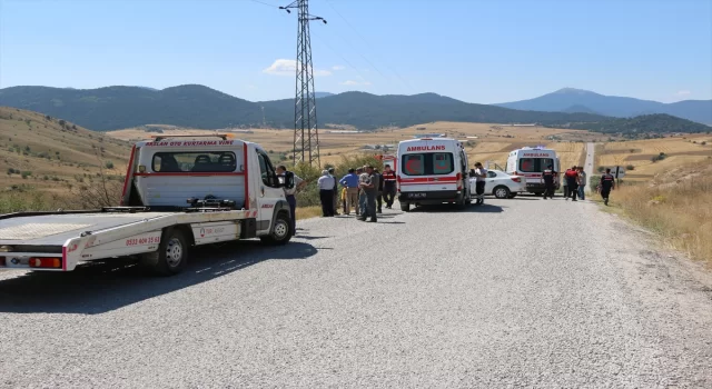 Çankırı’da üç otomobilin karıştığı trafik kazasında 7 kişi yaralandı