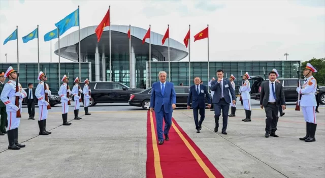 Kazakistan Cumhurbaşkanı Tokayev’in iki günlük Vietnam ziyareti sona erdi