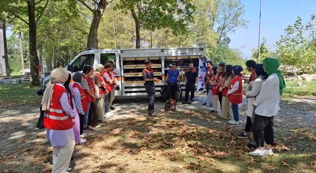 Sakarya’da AFAD afetlerde görev alacak gönüllü gençleri eğitiyor