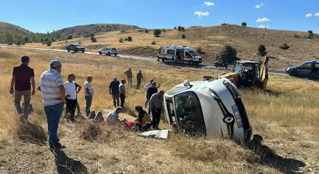 Sivas’ta araba devrildi 1 kişi öldü, 4 kişi yaralandı