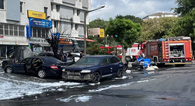 İstanbul’da oto sanayi sitesindeki 5 araç yandı