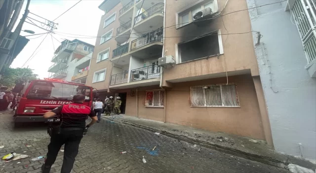 İzmir’de apartmanda çıkan yangında biri bebek 5 kişi dumandan etkilendi