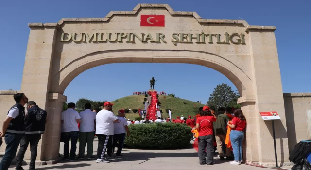 Büyük Zafer’in 101. yılında Dumlupınar Şehitliği’nde ziyaretçi yoğunluğu