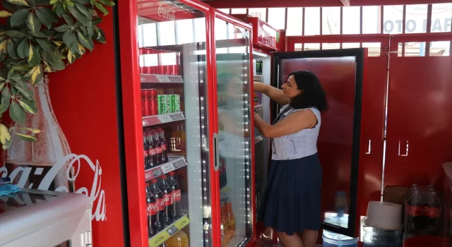 CocaCola’dan depremzede esnafa iş yeri desteği