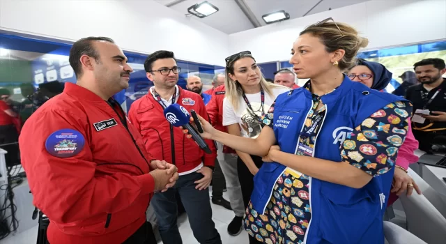 Sanayi ve Teknoloji Bakanı Kacır, AA’nın TEKNOFEST’teki haber merkezini ziyaret etti: