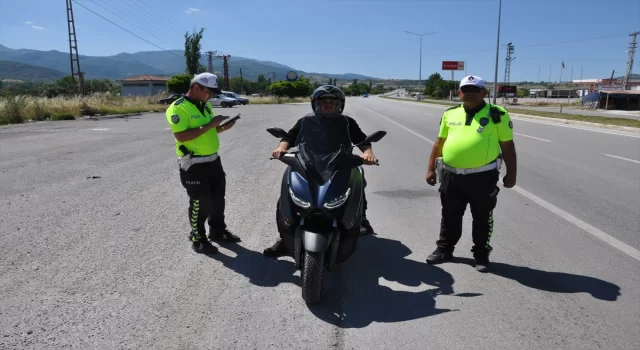 Amasya’da abartı egzoz ve motosiklet denetiminde 17 sürücüye para cezası uygulandı