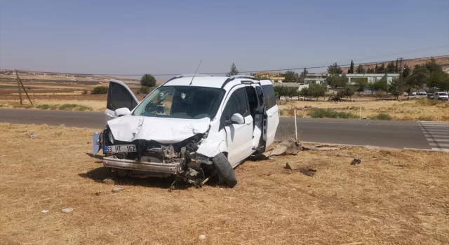 Gaziantep’te hafif ticari araçla araba çarpıştı, 3 kişi öldü, 6 kişi yaralandı