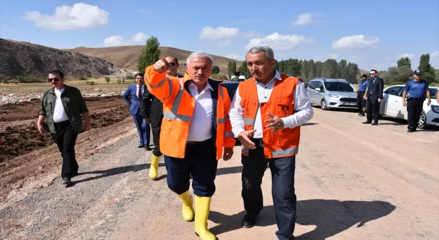 Aksaray Valisi Mehmet Ali Kumbuzoğlu, selin yaşandığı bölgede incelemelerde bulundu: