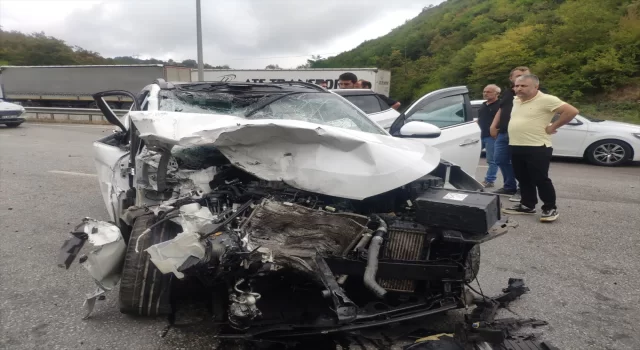 Samsun’da akaryakıt tankerine çarpan otomobildeki 1 kişi öldü, 1 kişi yaralandı