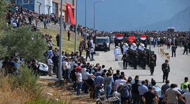 Şehit Astsubay Üstçavuş Ünal Sipahi, İzmir’de son yolculuğuna yolcu edildi 