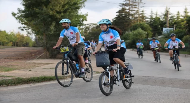 Kandıra’nın tanıtımına pedal çevirerek destek oluyorlar