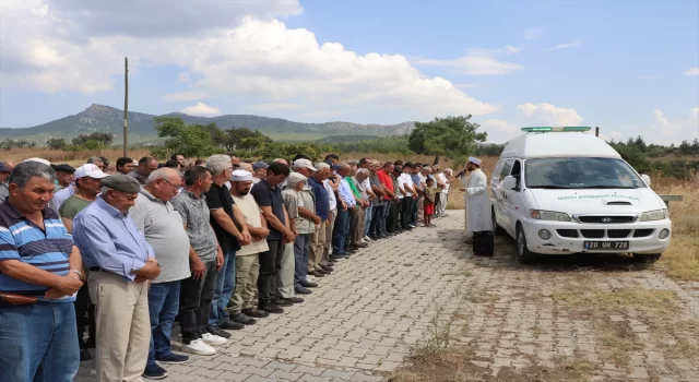 Kırklareli’ndeki selde ölen emekli öğretmen çiftin cenazesi Denizli’de toprağa verildi