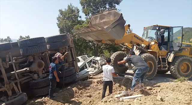 Kahramanmaraş’ta freni boşalan kamyon cenaze için toplanan insanların arasına daldı