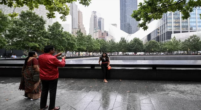 İkiz Kulelerin yıkıldığı alan hem anma merkezi hem ”turistik mekana” dönüştü