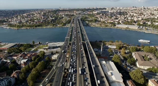 İstanbul’da okulların açılmasının da etkisiyle trafik yoğunluğu yüzde 62’lere çıktı