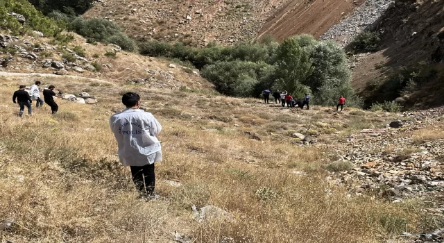 Bitlis’te kayalıklardan düşen kişi hayatını kaybetti