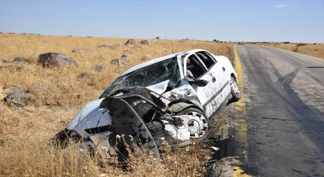 Şanlıurfa’da otomobille kamyonetin çarpışması sonucu 9 kişi yaralandı