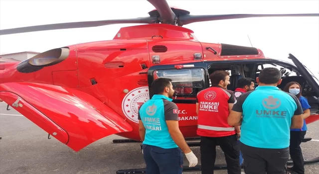 Hakkari’de rahatsızlanan 6 yaşındaki çocuk ambulans uçakla Ankara’ya sevk edildi