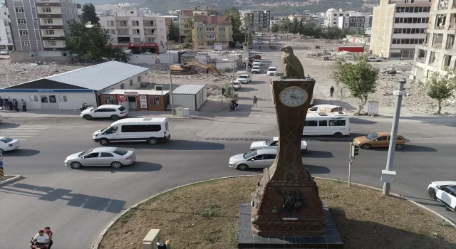 Adıyaman’ın sembol kulesindeki saatler hep 04.17’yi gösterecek