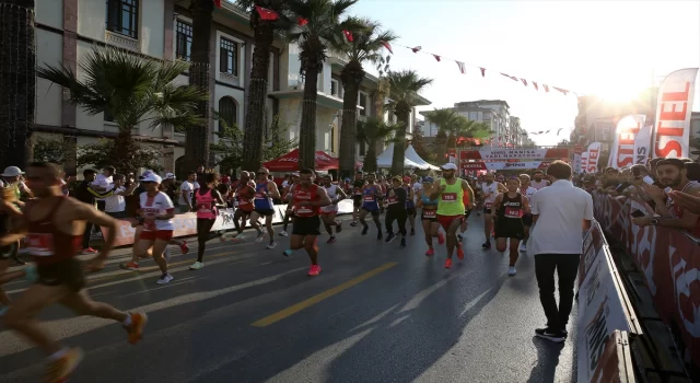 2. Uluslararası Vestel Manisa Yarı Maratonu koşuldu