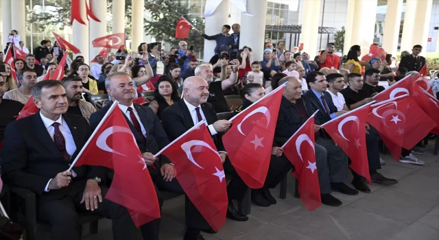 Gaziler ve gazi yakınları Haluk Levent konserinde bir araya geldi