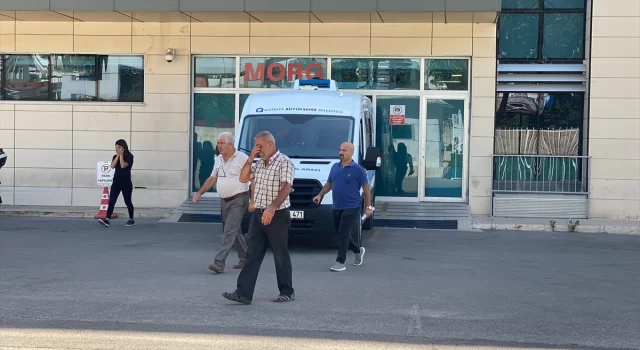 Antalya’da iki otomobilin çarpıştığı kazada 1 kişi öldü, 1 kişi yaralandı