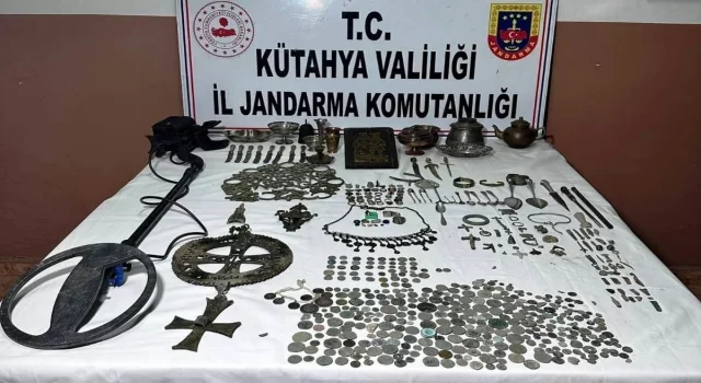 Kütahya’da 539 parça tarihi eser ele geçirildi