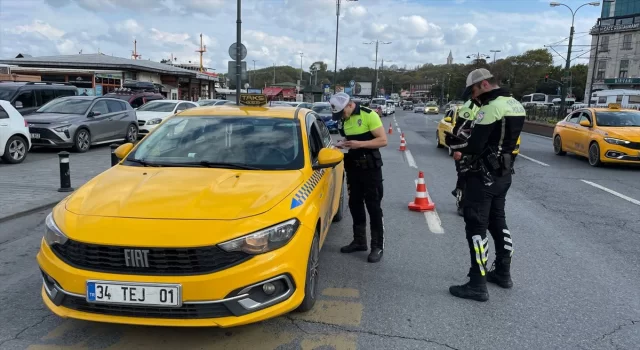 Fatih’te yolcudan fazla ücret isteyen taksicilere ceza kesildi